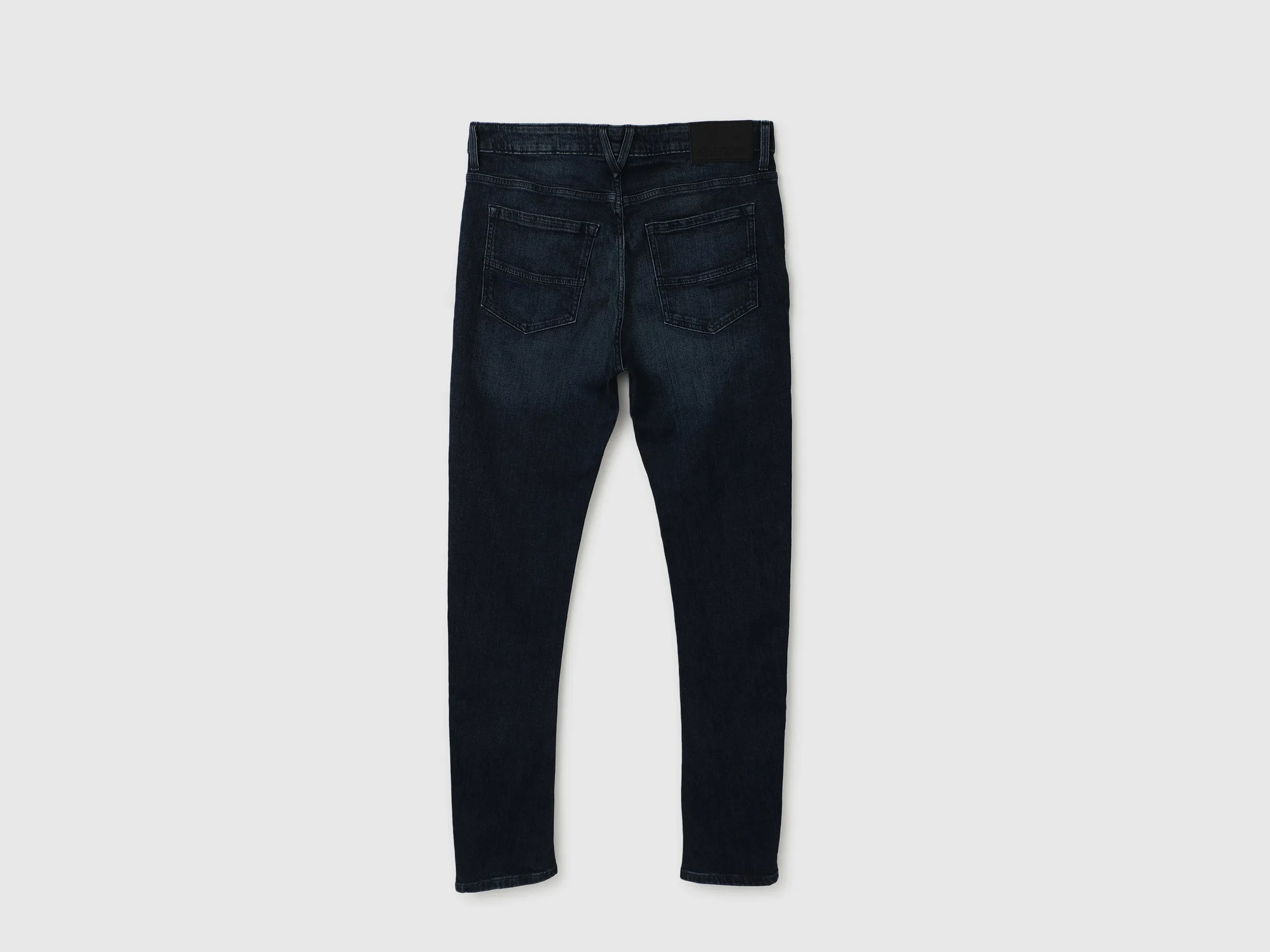 Men Solid Carrot Fit Jeans