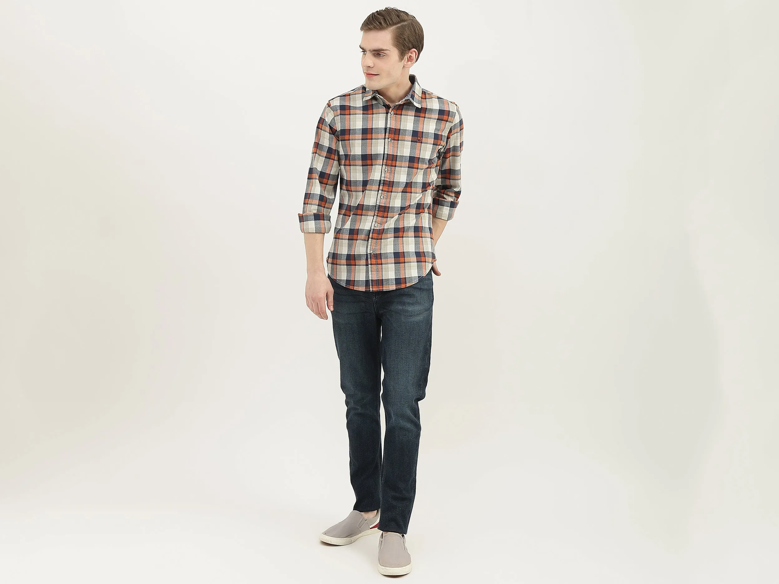 Men Solid Carrot Fit Jeans